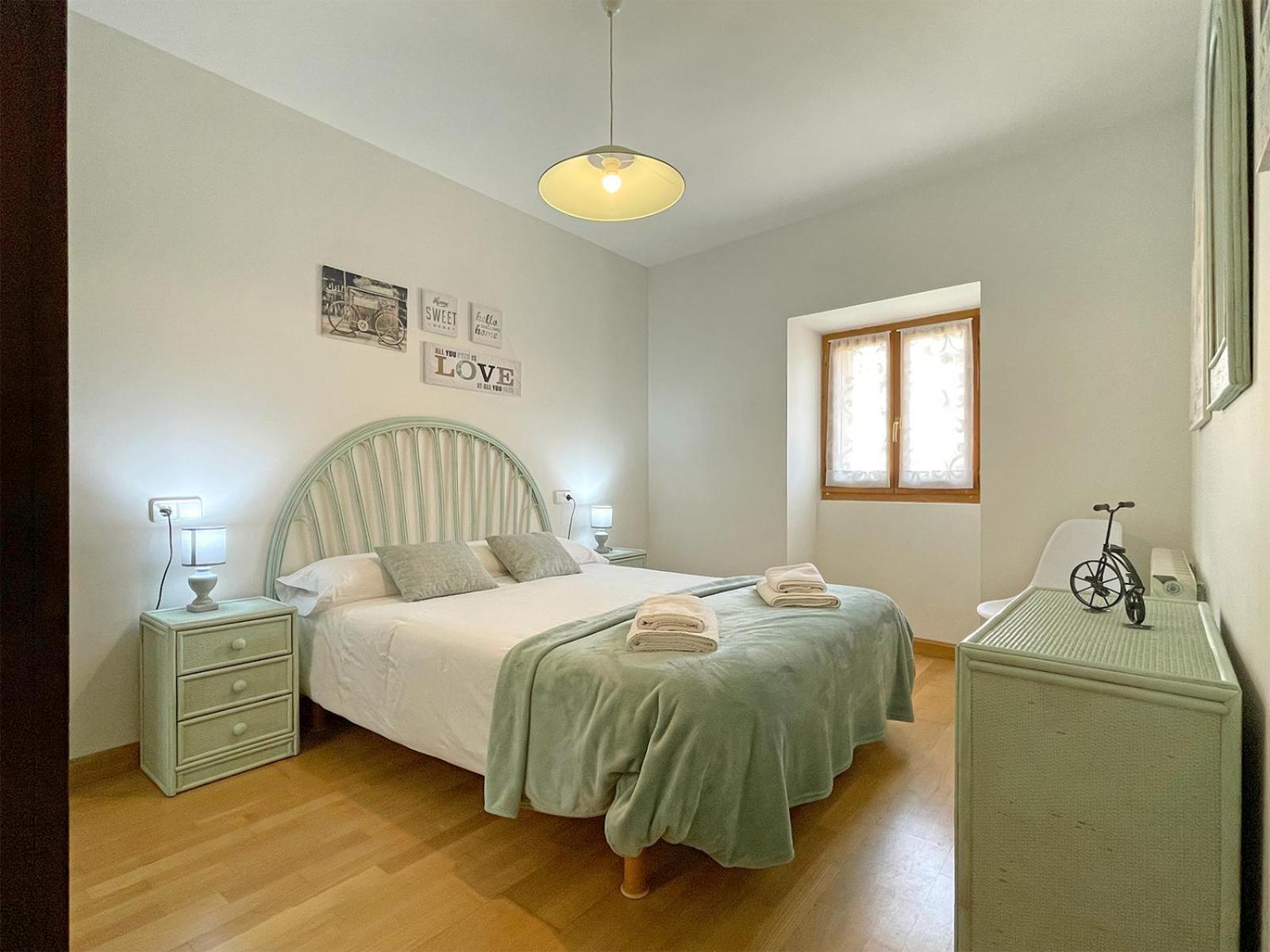 Apartamentos Puente la Reina Exteriör bild